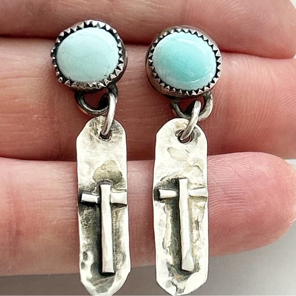 Gorgeous Vintage Handcrafted Southwestern Turquoise Sterling Silver Earrings - Picture 5 of 11